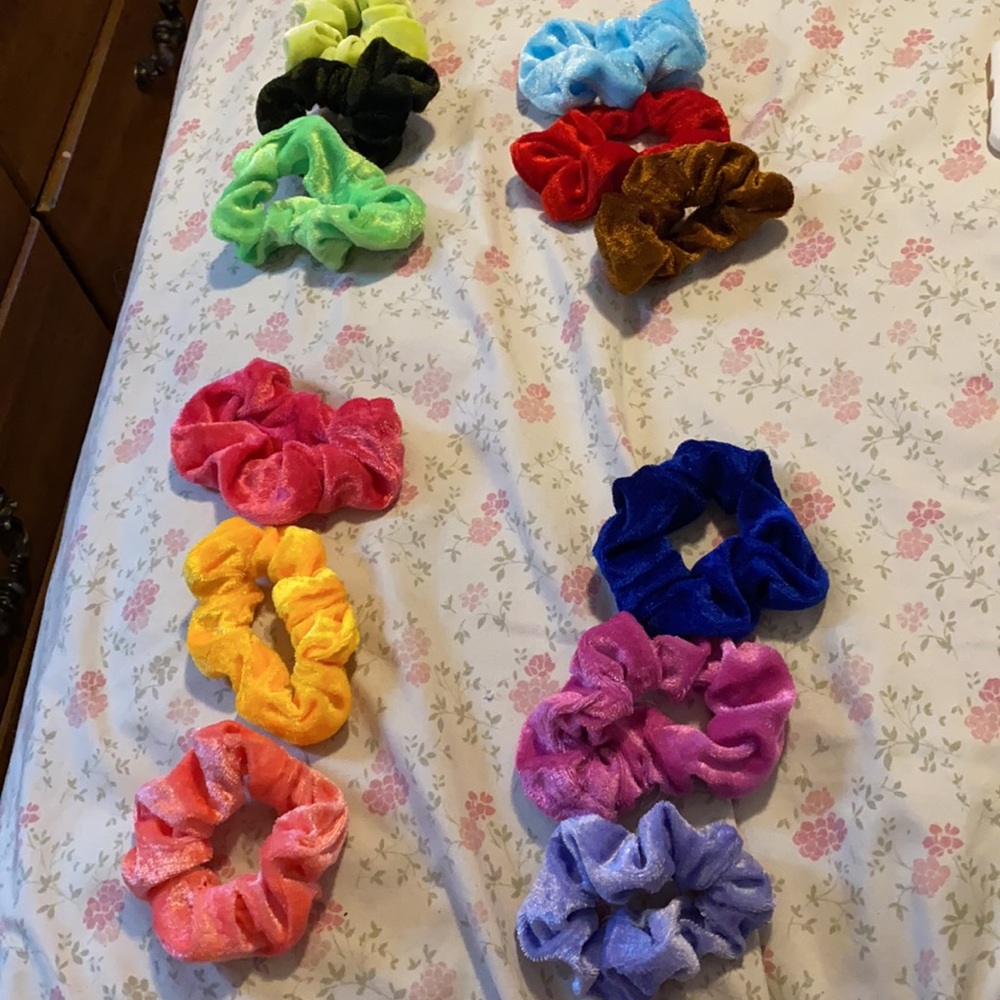 Scrunchie - Picture 2 of 2
